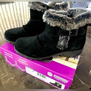 Khombu Boots in Size 8 👢👢